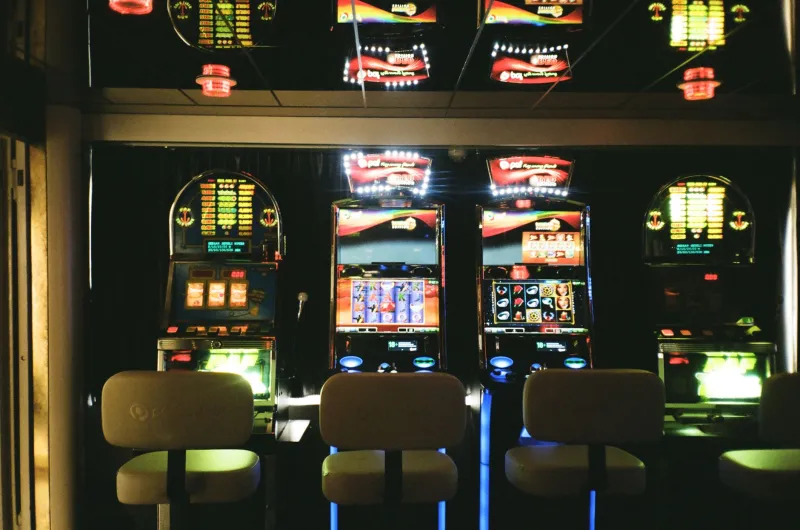 Chasing Nickels While Dreaming of Disasters: The Strange Psychology of the Aussie Casino Brain